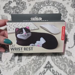 Kikkerland Black and White Cat Wrist Rest